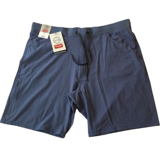 Wrangler ATG Performance Comfort Utility Shorts Men's 42 Blue Nights NWT - Picture 1 of 9